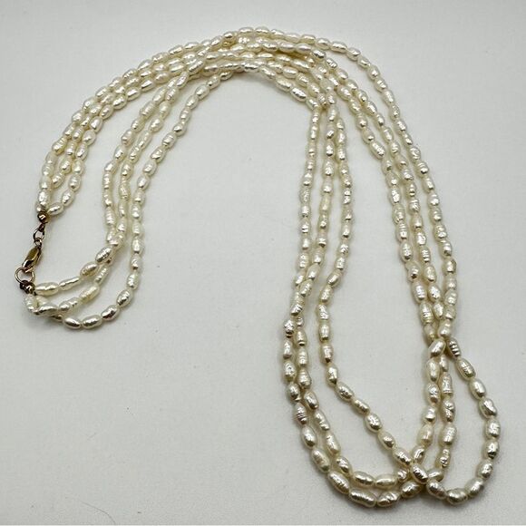 24" and three strands of rice pearls with 14kt yellow gold hardware necklace! - Picture 11 of 14